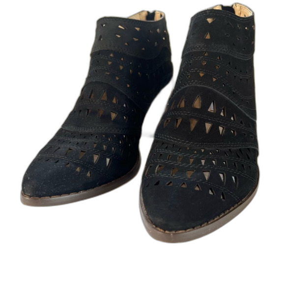 Steve Madden Jarlyn Western Black Suede Laser Cut Pointed Toe Ankle Bootie SZ 8 - Picture 10 of 12